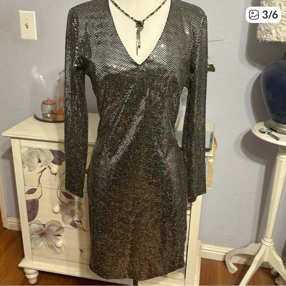 Elegant Silver Sequin Dress - Picture 1 of 6